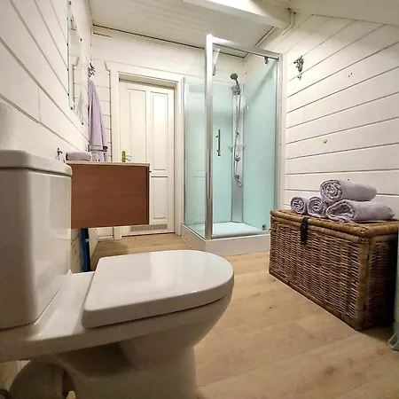 Le Refuge - Sauna - Hot Tub - Playstation بيت للعطل