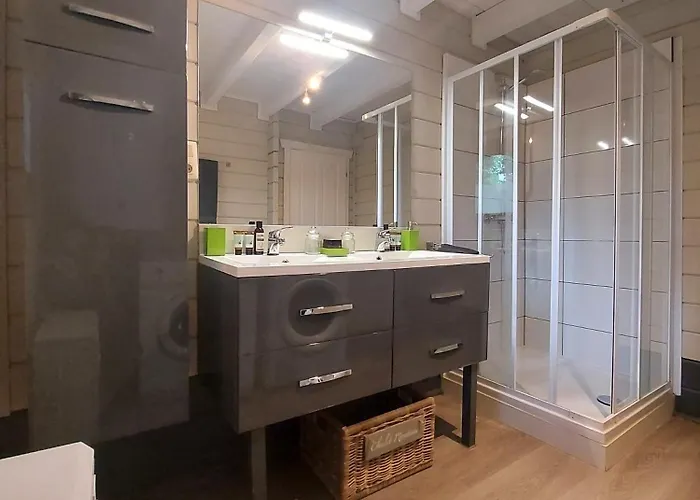 Vakantiehuis Le Refuge - Sauna - Hot Tub - Playstation *